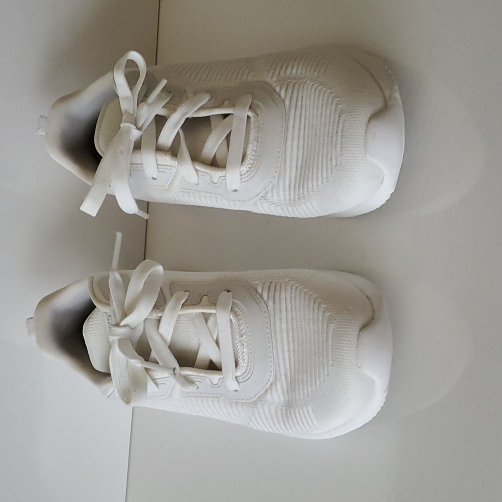 White Skechers Bobs